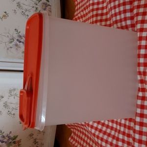 Half gallon Tupperware pitcher